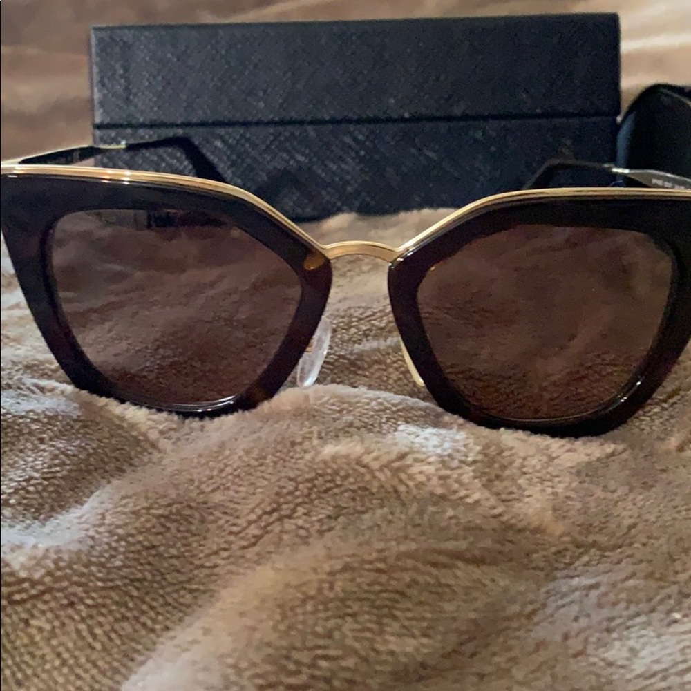 Prada Sunglass - Picture 5 of 5